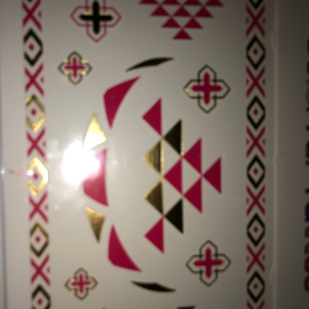 NEW Colored Flashed Tattoos - Picture 2 of 2